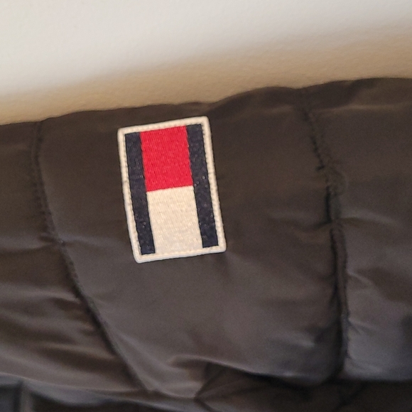 Tommy Hilfiger Womens Black Puffer Coat. - Picture 5 of 11